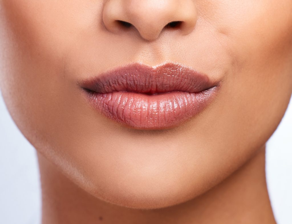 Labios gruesos, labios rusos